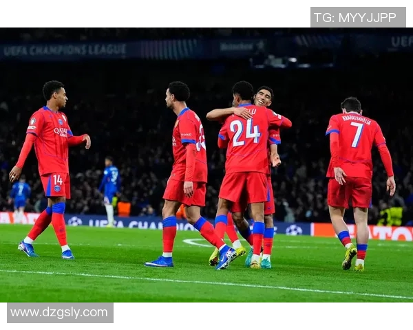 里昂主场遭拜仁重创0比3惨败无缘晋级欧冠淘汰赛